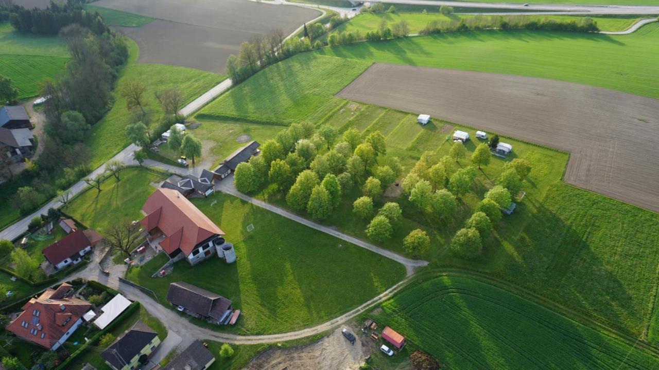 Stadl-Ferienwohnung Sankt Georgen am Längsee エクステリア 写真